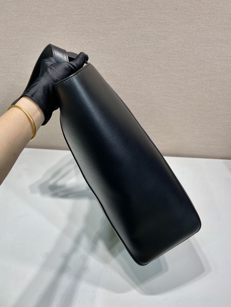 Pra*a tote bags